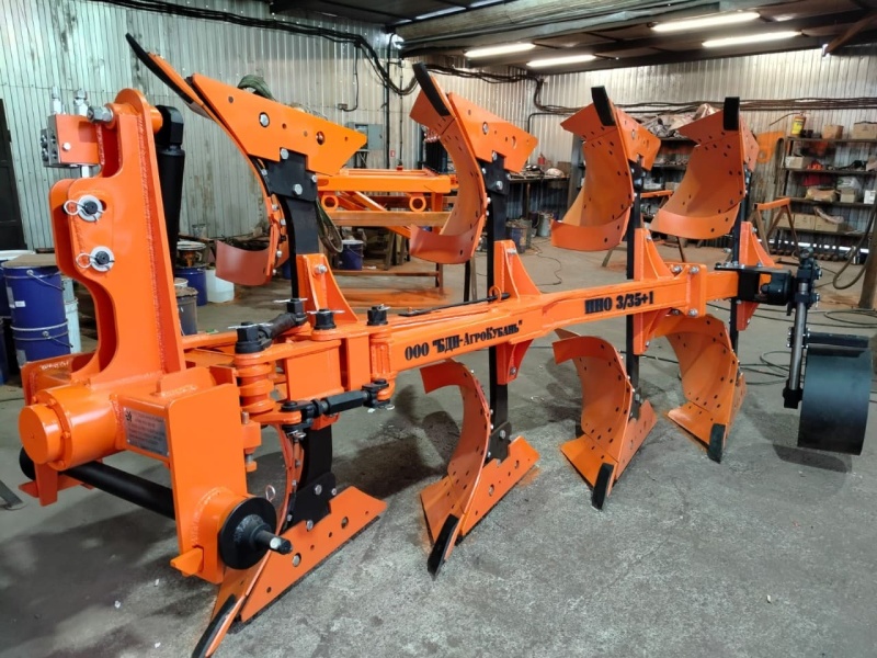 Плуг навесной оборотный 3/35+1 купить в Донецке – «БДН-АгроКубань»