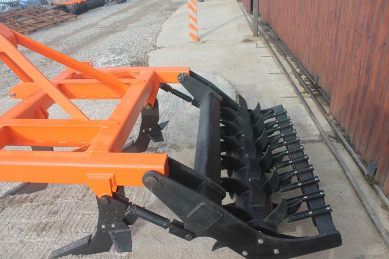 Плуг чизельный ПЧН-1,6 с зубчатым катком купить в Донецке – «БДН-АгроКубань», 9