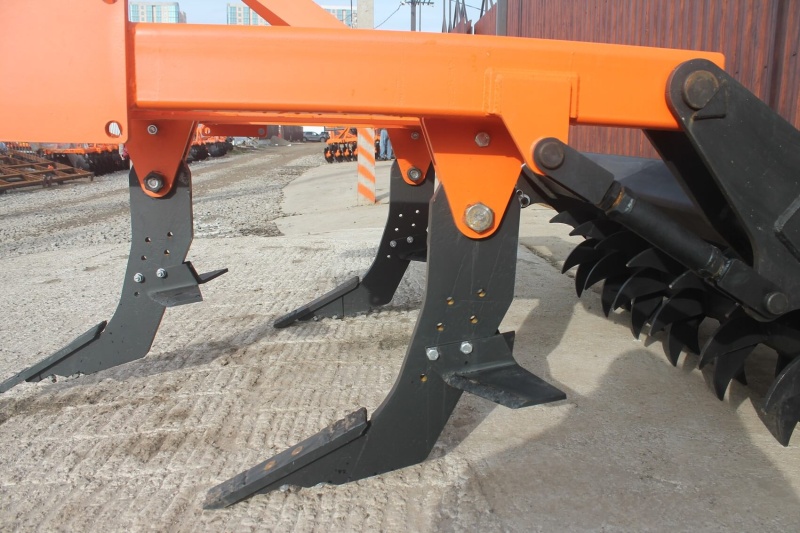 Плуг чизельный ПЧН-1,6 с зубчатым катком купить в Донецке – «БДН-АгроКубань», 11