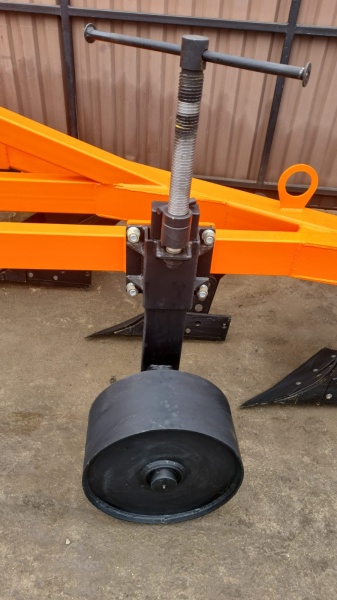 Плуг отвальный ПЛН 3-35 (3 корпуса) купить в Донецке – «БДН-АгроКубань», 4