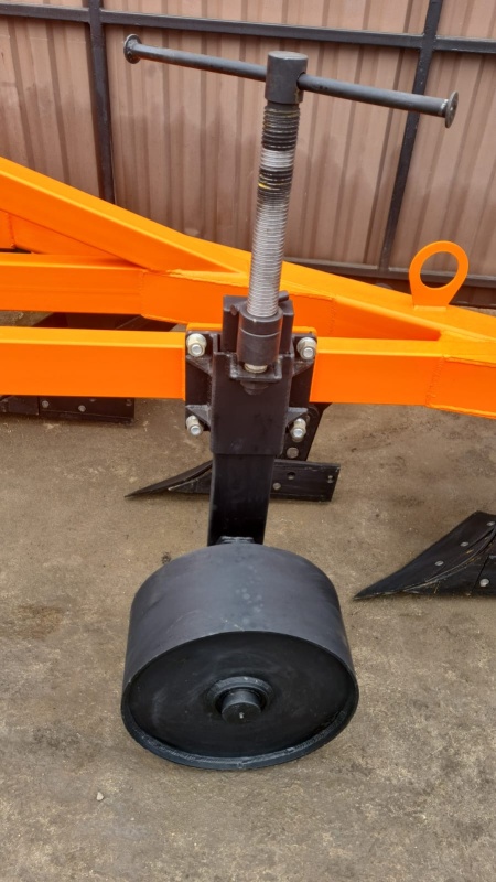 Плуг отвальный ПЛН 3-35 (3 корпуса) купить в Донецке – «БДН-АгроКубань», 4