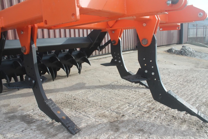 Плуг чизельный ПЧН-1,6 с зубчатым катком купить в Донецке – «БДН-АгроКубань», 12