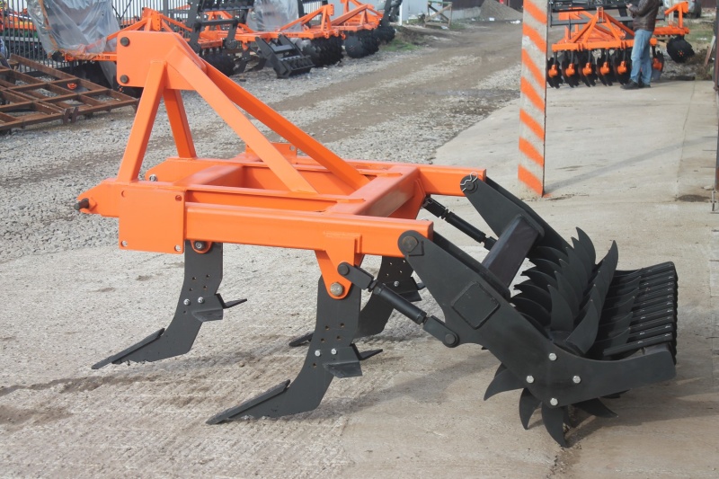 Плуг чизельный ПЧН-1,6 с зубчатым катком купить в Донецке – «БДН-АгроКубань», 4